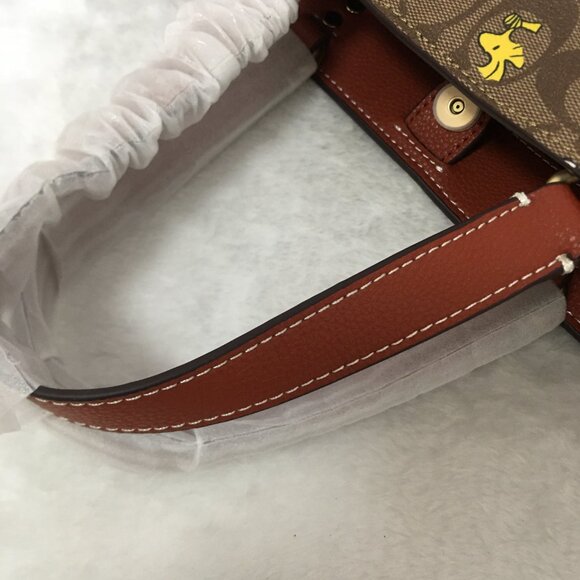NWT COACH Peanuts Snoopy Tote bag! - Picture 11 of 15